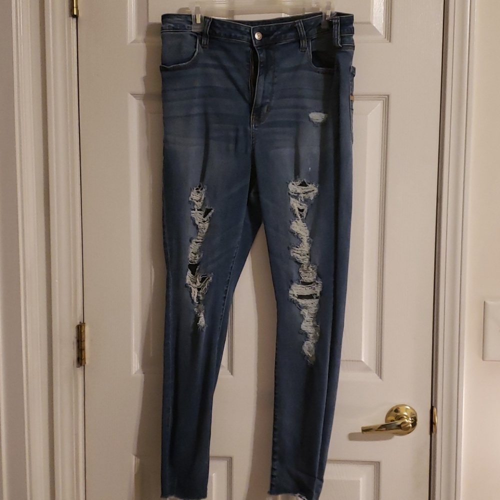 American Eagle Super High-Rise Ripped Jegging
